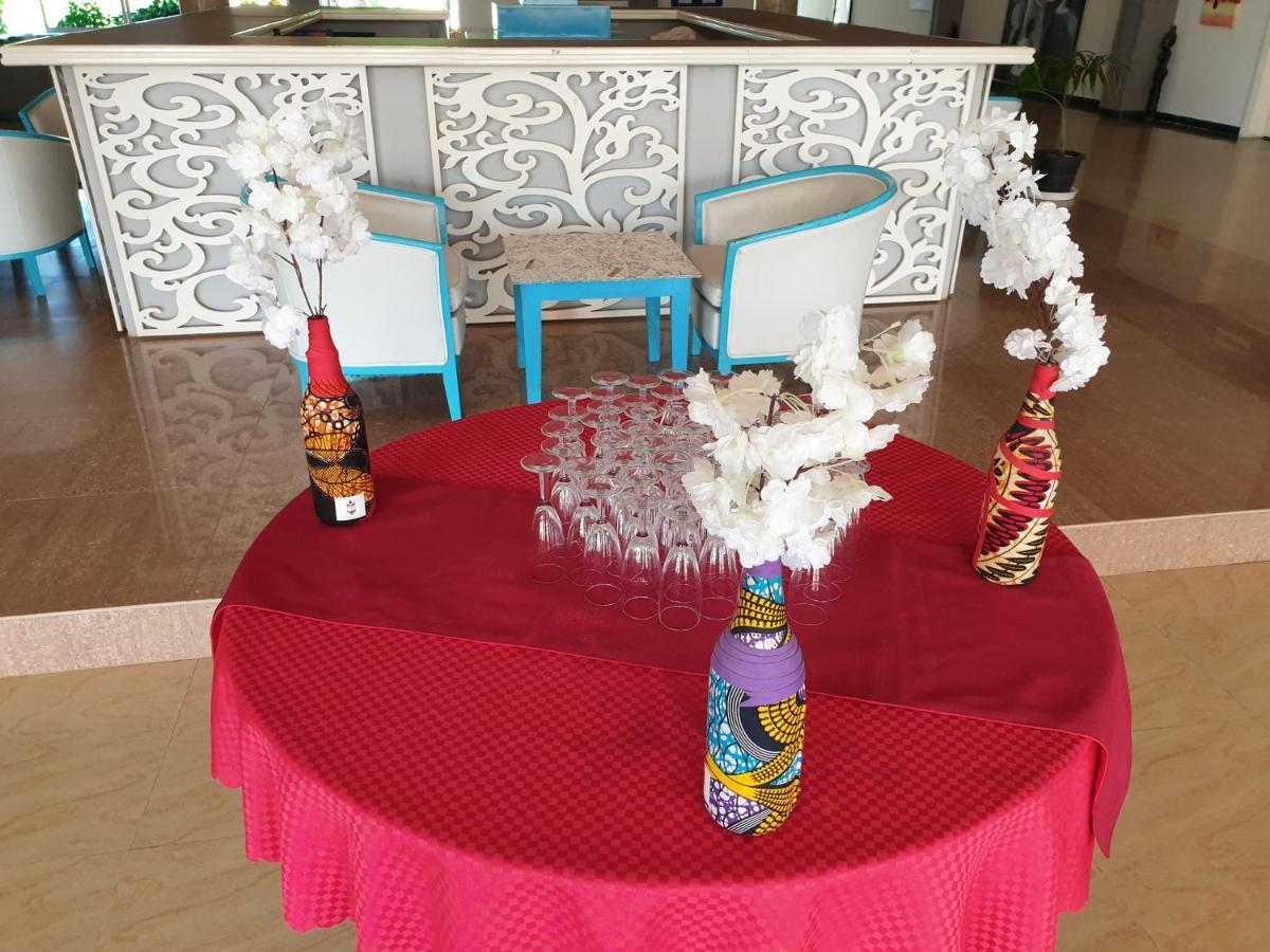 Djembe Beach Resort Kololi Exteriör bild